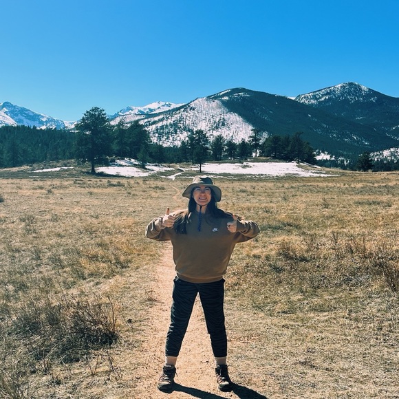 Meet your Posher, Meg - Picture 5 of 9